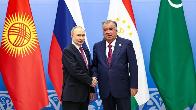 Putin Tacikistanı Rusiya üçün vacib tərəfdaş adlandırıb